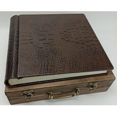 Аллигатор Люкс кожаный фотоальбом в кейсе