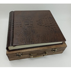 Aligator-lux кожаный альбом под наклейку