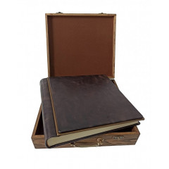 Classic-2 кожаный альбом в кейсе 