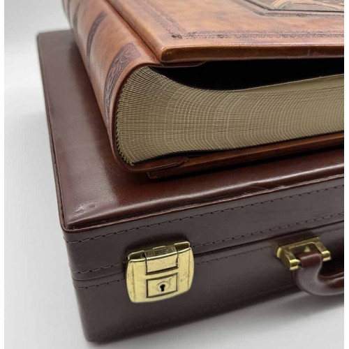 Медичи кожаный в кейсе с барельефом