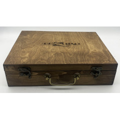 Classic-2 кожаный альбом в кейсе 