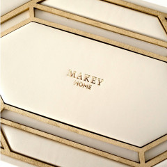 053-07-25 Шкатулка кожаная DECO